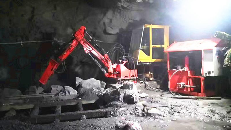 北京挖掘机装载机对比：关键参数解析与选购策略